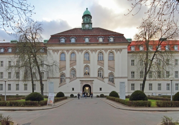 German Heart Center Berlin.jpg